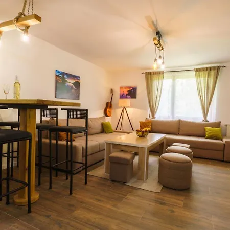 Oaza Mira - Sakina Pecina *